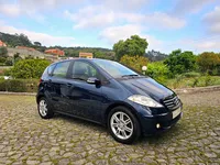 Mercedes-Benz-A 150 detalhes 2