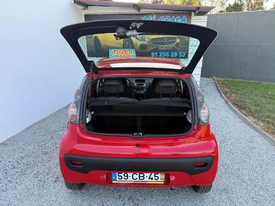 Small Image 1