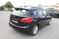 BMW-216 Active Tourer detalhes 2