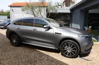 Mercedes-Benz-EQC detalhes 2
