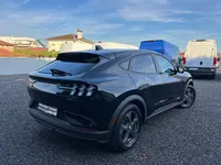 Ford-Mustang Mach-E detalhes 2