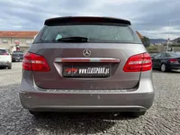 Mercedes-Benz-B 180 detalhes 1