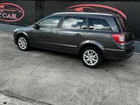 Opel-Astra Sports Tourer detalhes 2
