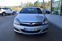 Opel-Astra GTC detalhes 1