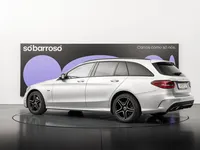 Mercedes-Benz-C 300 detalhes 2