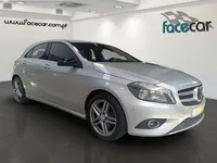 Mercedes-Benz-A 200 detalhes 1