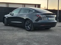 Tesla-Model 3 detalhes 1