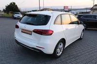 Mercedes-Benz-B 180 detalhes 2