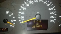Mercedes-Benz-E 270 detalhes 2