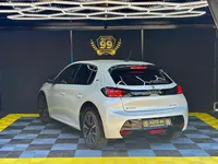 Peugeot-E-208 detalhes 2