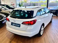 Opel-Astra Sports Tourer detalhes 1