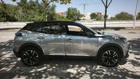 Peugeot-e-2008 detalhes 2