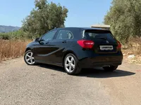 Mercedes-Benz-A 180 detalhes 2