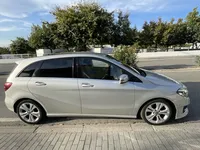 Mercedes-Benz-B 180 detalhes 2