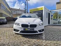 BMW-216 Active Tourer detalhes 1