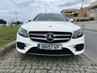 Mercedes-Benz-E 300 detalhes 1