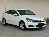 Opel-Astra GTC detalhes 2