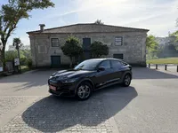 Ford-Mustang Mach-E detalhes 2