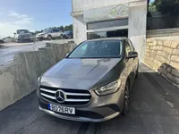 Mercedes-Benz-B 180 detalhes 1