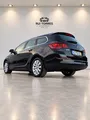 Opel-Astra Sports Tourer detalhes 1