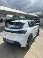 Peugeot-E-208 detalhes 2