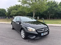 Mercedes-Benz-A 180 detalhes 1