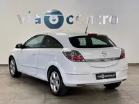 Opel-Astra GTC detalhes 2