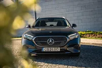 Mercedes-Benz-E 300 detalhes 2