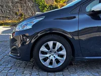 Peugeot-208 detalhes 1