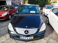 Mercedes-Benz-B 200 detalhes 1