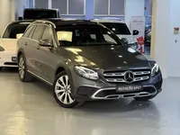Mercedes-Benz-E 220 detalhes 1