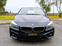 BMW-216 Active Tourer detalhes 1